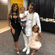 Melendez got overnight fame when she tied the knot with one of the best puerto rican singers, ozuna. Facebook