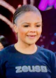 Lena Kidd's Instagram, Twitter & Facebook