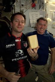 Pour envoyer des missions habitées sur mars, de nombreux défis attendent encore la science. Thomas Pesquet On Twitter You Want To Make A Frenchman Happy Give Him His Cheese Believe It Or Not Today Is National Cheese Day In France Https T Co Lm5xpz0qyh Https T Co D7eeqrhcdv