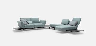 Sofa und couch probesitzen mondo jetzt entdecken. Aura