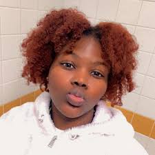 A truck crash that set 250 million bees free has sparked warnings in the  western United States (US), with police telling people to avoid swarms of  the stinging insects. The accident happened