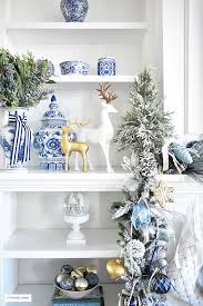 Blue And White Christmas Living Room Citrineliving Christmas Decorations Living Room White Christmas Decor Fun Christmas Decorations