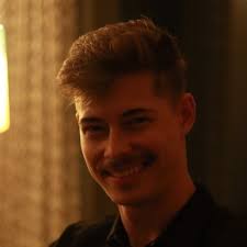 Ara (@Atlasranalready)