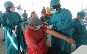 Vaksin astrazeneca yang akan dikirimkan ke indonesia ini mengggunakan skema multilateral jadi ini nanti diperuntukkan bagi yang menerima suntikan vaksin astrazeneca dosis i kemarin, ujarnya. Xo4hjbrpljzswm