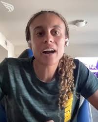 Sic ‘em mode 🐻🥇, @baylortrack’s @aalexisbrown, one of 10 athletes