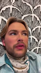 Kristin Siler's Instagram, Twitter & Facebook