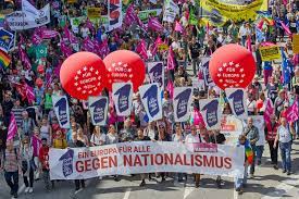 Der wesentliche unterschied zwischen faschismus und nationalismus. Ein Europa Fur Alle 150 000 Menschen Gehen Gegen Nationalismus Auf Die Strasse Vorwarts