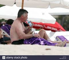 Helena seger helena seger footballer zlatan. Carlo Ancelotti Und Frau Der Italienische Trainer Von Chelsea Football Club Mit Seiner Frau Geniessen Ihren Sommerurlaub Am Strand Stockfotografie Alamy