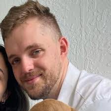 Kari Potts's Instagram, Twitter & Facebook