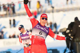 .lors de l'épreuve de coupe du monde de lahti, après un comportement antisportif du dernier relayeur, alexander bolshunov, pendant le sprint pour énervé, bolshunov a alors touché maeki une première fois avec son bâton, puis a tenté de mettre un nouveau coup de bâton dans un geste de. Coupe Du Monde Alexander Bolshunov S Impose Au Skiathlon D Oberstdorf L Equipe