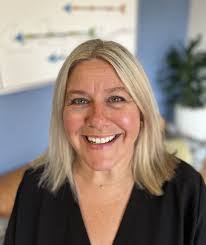 Lindsay Gillen's Instagram, Twitter & Facebook