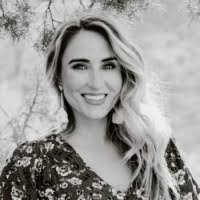 Jaclyn Hansen's Instagram, Twitter & Facebook