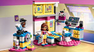 She also has a piano, guitar, speaker. Olivia S Deluxe Bedroom 41329 Lego Friends Sets Lego Com For Kids
