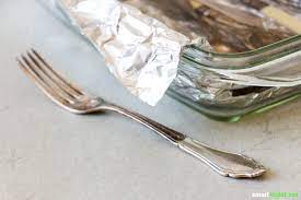 Leicht zugängliche verschmutzungen entfernt man bei silberschmuck am besten mit speziellen silberputztüchern oder poliertüchern, in deren fasern eine spezielle paste eingearbeitet ist. Silber Reinigen Mit Natron Alufolie Und Anderen Hausmitteln