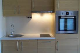 Cuisine Traditionnelle Et Optimisee Ideale Pour Les Petits Espaces Cuisine Petitecuisine Petitespace Ran Cuisine Petit Espace Petit Espace Petite Cuisine