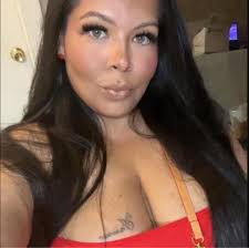 A Louisiana teacher named Cynthia Perkins was sentenced to 41 years in  prison after admitting to serving her students cupcakes contaminated with  her husband's bodily fluids. 🤮 🤮🤮🤮 The case surfaced in