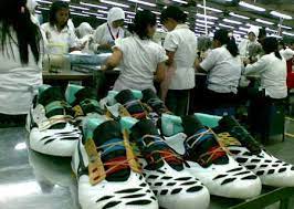 Sepatu merupakan salah satu kebutuhan manusia yang berguna untuk melindungi kaki kita. Daftar Pabrik Sepatu Di Tangerang Serang Lengkap