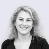 Lisa Lenzi's Instagram, Twitter & Facebook