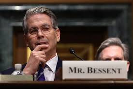 Moody's Chief Economist Mark Zandi Warns That Trump Chaos Will Choke the  Economy