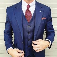 Eine blaue krawatte paßt fast immer zum abendanzug und zum geschäftsanzug. Herren Hochzeitsanzug Guide Fur Jedes Hochzeitsthema Outdoor Vintage Formell Hockerty