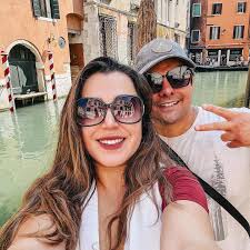 Nuestro primer viaje a Europa 😍 y el comienzo de muchas nuevas aventuras  juntos, 👇🏼 dejo aqui un mini diario para recordarlo. 🥰 1.- Perdidos en  los callejones de Venecia 🛶 2.-