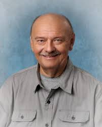 What are the best camera settings and accessories for a Nikon D7500  beginner?