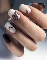 Black And White Nail Art For Short Nails Pinterest Kyliieee Snake Manicured Nails Black And White Nail Nail Art Inspiration Belye Gelevye Nogti Dlinnye Kvadratnye Nogti Dizajnerskie Nogti