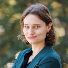 In Biological Sciences, a new paper from assistant professor Nicole  Ackermans is changing the way scientists understand brain injury in  animals. “A History of Thought