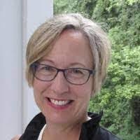 Lisa Holsinger's Instagram, Twitter & Facebook