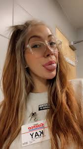 I need mom friends! I have a 6 month old daughter and could use some  relatable friends!