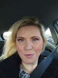 May your holidays 🎄 and lipstick 💄 be bright 💋 Did Santa put any in your  stocking? ❤️ Up to 10 Hours of wear. Shades: ✔️Long Run Rose, ✔️Power Up  Pink, ✔️Stay On Spice