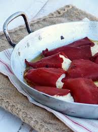 Piquillos Au Fromage De Brebis Pour Un Aperitif Au Pays Basque Recette Basque Fromage Brebis Piquillos
