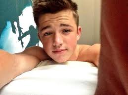 Tyler Rayburn (@marshallniall)