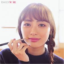 内田理央 イガリシノブさんが提案 屋形船でお花見 は 桜ピンクのぼかしリップメイク がオススメ ジャパニーズビューティー 美容 リップメイク