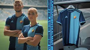 6 mars 2010 som en följd av den enorma bedriften att i sista kvalmatchen mot alla odds lyckas behålla sin plats i allsvenskan är dif mer laddade än någonsin. Djurgarden Fotboll Slapper Gemensam Matchtroja For Dam Och Herr