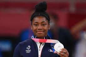 Cette sportive est devenue l. Uijcivazhx9yzm