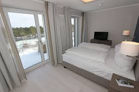 Hierbei sprechen wir von einer weitläufigen meeresbucht mit fast 10km langem weißen sandstrand und alten kiefernwäldern. Haus Neues Prora 503 Mit Meerblick Dachterrasse Sauna Mzv Rugen