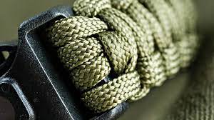 Let's see two common flat braids you can try with paracord: How To Make A Paracord Belt Step By Step Instructions Diy Projects