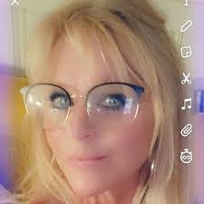 Linda Cucci's Instagram, Twitter & Facebook