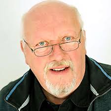 Hoch her geht's unterm Hallendach