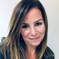 Amanda Florek's Instagram, Twitter & Facebook