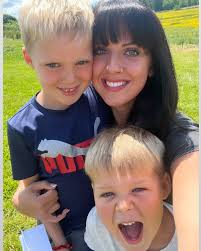 Here's to one year of taking my health seriously. One year of counting my  macros & fueling my body in the correct way. One year. Countless small  steps. If there's one thing