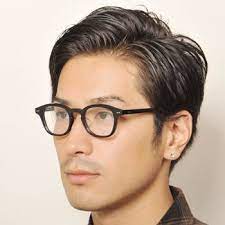 ベリーショートからミディアムまで 髪型に合ったメガネの選び方 メガネスタイルマガジンomg press メンズ ヘアスタイル メンズ 髪型 ビジネス メンズヘアカット