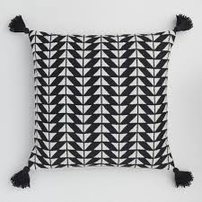 Black And White Throw With Tassels Our Exclusive Black And White Throw Pillow Invites You To Kick Back And Relax With Modern Style Made I Outdoor Throw Pillows Throw Pillows White Throw Pillows