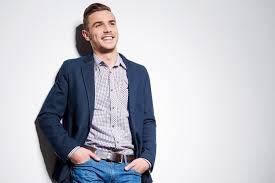 Our expert guide to men's smart casual breaks down what this tricky dress code means, the key smart casual pieces you need & how you should dress for it. Smart Casual Look Was Ist Beim Dresscode Zu Beachten