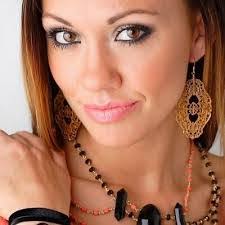 Caitlyn Howe's Instagram, Twitter & Facebook