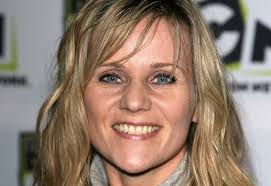 TV star” Linda Barker goes window shopping in Crystal Palace