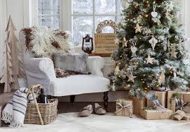 See this roundup of 20+ rustic christmas decorations that won't break the bank. The Best Ways To Decorate Your Home In Time For Christmas