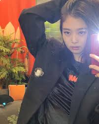 Blackpink S Jennie Rocks In Recent Mirror Selfies Kpopstarz Последние твиты от itzy lia international (@itzy_lias). recent mirror selfies kpopstarz