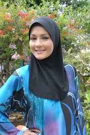 That is the reason why most people. Qi Razali Adik Yasmin Hani 4 Foto Eissa Elzander Wong Anak Kedua Yasmin Hani Untuk Pengetahuan Semua Suami Hani Adalah Bekas Pemain Dram Black Rose Dan Juga Abang Kepada Pelakon